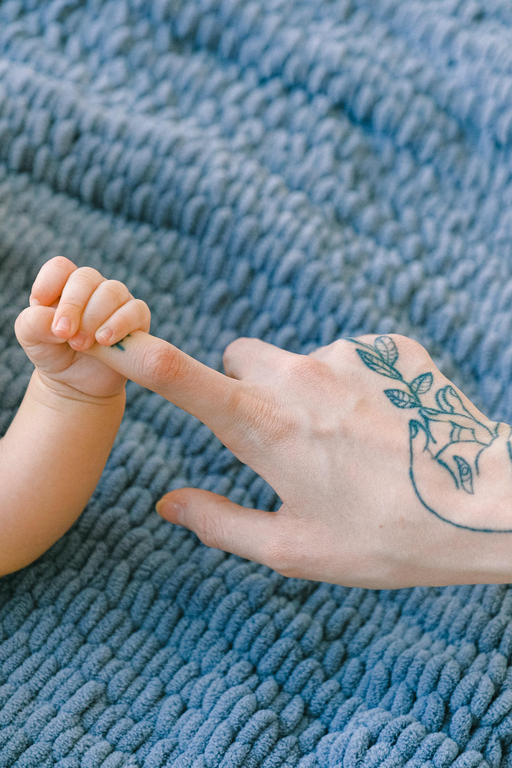 Materiały idealne dla skóry niemowlaka – przegląd najbardziej komfortowych tkanin